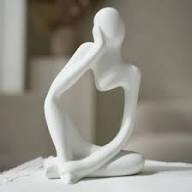 مجسمه مرد متفکر شماره 2